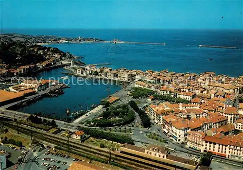 AK / Ansichtskarte Saint Jean de Luz Le Quartier de la Gare Le Port La Rade Le Fort de Socoa Vue aerienne Saint Jean de Luz