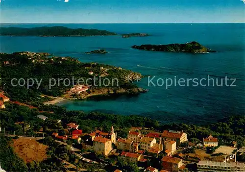 AK / Ansichtskarte Presqu_Ile de Giens Giens et les Iles du Grand Ribaud et de Porquerolles vue aerienne Presqu_ile de Giens