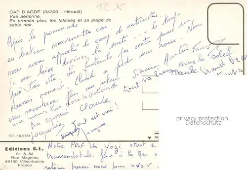 AK / Ansichtskarte Cap d_Agde Les falaises et sa plage de sable noir vue aerienne Cap d_Agde