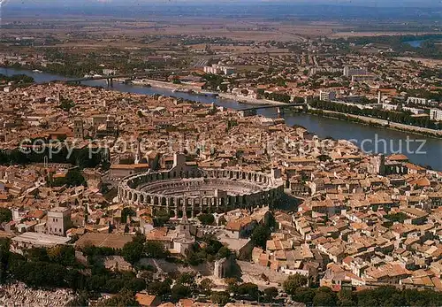 AK / Ansichtskarte Arles_Bouches du Rhone Vue aerienne Arles_Bouches du Rhone