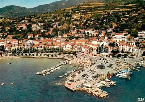 AK / Ansichtskarte Le_Lavandou Vue aerienne du Quartier du Port avec lembarcadere pour lIle du Levant et lIle de Port Cros Le_Lavandou