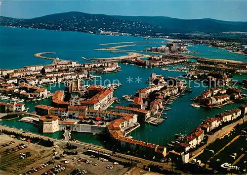 AK / Ansichtskarte Port_Grimaud Cite lacustre vue aerienne Port Grimaud