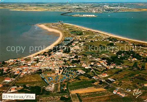 AK / Ansichtskarte Rivedoux Plage et la Pointe de Sablonceaux Port de Pallice vue aerienne Rivedoux Plage
