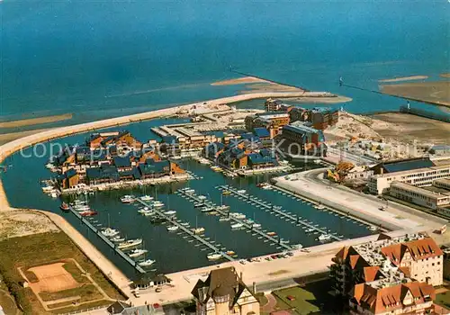 AK / Ansichtskarte Deauville sur Mer Port Deauville Vue aerienne Deauville sur Mer