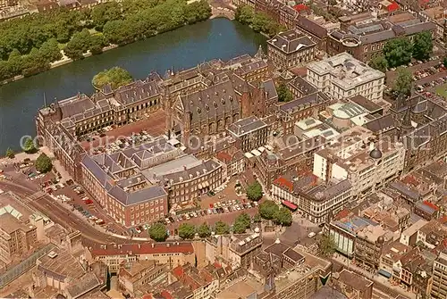AK / Ansichtskarte Den_Haag Buitenhof met Regeringsgebouwen luchtfoto Den_Haag