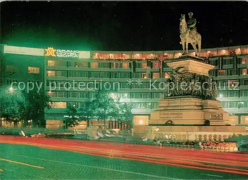 AK / Ansichtskarte Sofia_Sophia Denkmal der Befreier und Grand Hotel Sofia Sofia Sophia