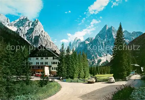 AK / Ansichtskarte Sexten_Sesto_Suedtirol Dolomiten Hotel mit Elferkofel Zwoelferkofel und Einserkofel Sexten_Sesto_Suedtirol