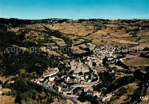 AK / Ansichtskarte Saint Nectaire_Puy_de_Dome Eglise Monument historique Vue aerienne Saint Nectaire_Puy