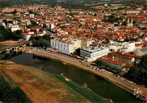 AK / Ansichtskarte Dax_Landes Pont sur l Adour Hotel Splendide Place de la Fontaine Chaude Cathedrale vue aerienne Dax_Landes