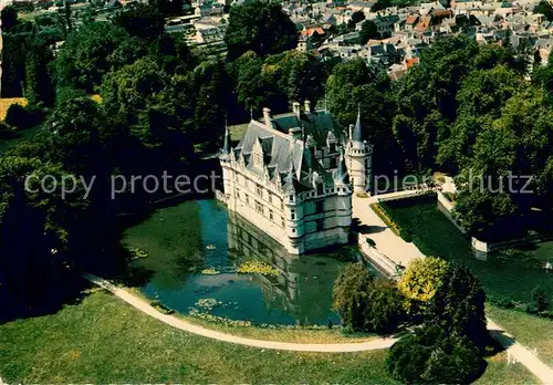 AK / Ansichtskarte Azay le Rideau Le chateau enture par lIndre Vue aerienne Azay le Rideau
