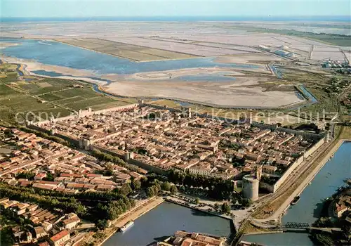 AK / Ansichtskarte Aigues Mortes_Gard Vue aerienne Aigues Mortes Gard