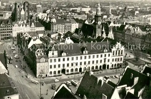 AK / Ansichtskarte Wroclaw Widok ogolny na pierwszym planie Sukiennice Wroclaw