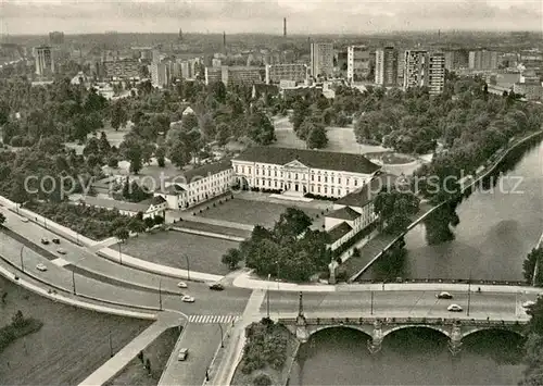 AK / Ansichtskarte Berlin Schloss Bellevue mit Hansaviertel Fliegeraufnahme Berlin