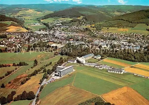 AK / Ansichtskarte Bad_Berleburg Fliegeraufnahme mit Kuranlagen Bad_Berleburg