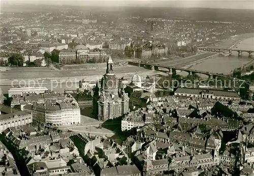 AK / Ansichtskarte Dresden Fliegeraufnahme mit Neumarkt und Frauenkirche Dresden