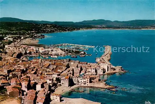 AK / Ansichtskarte Saint_Tropez_Var Vue aeriennesur la Pouncho la vieille ville les ports et le Golfe de St Tropez Saint_Tropez_Var