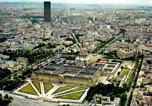 AK / Ansichtskarte Paris Vue aerienne des Invalides jardins facade cour d honneur Eglise du Dome Paris