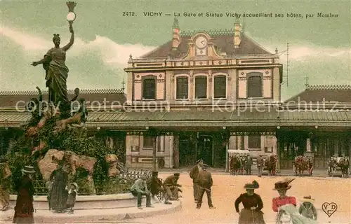 AK / Ansichtskarte Vichy_Allier La Gare et Statue Vichy accueillant ses hotes par Mombur Vichy Allier