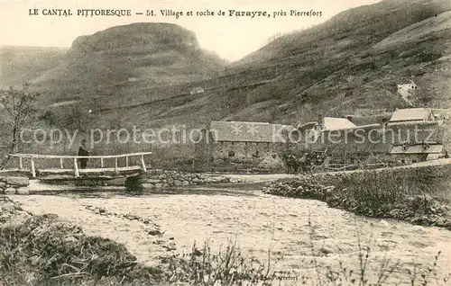AK / Ansichtskarte Cantal_Montagne Village et roche de Farayre pres Pierrefort 