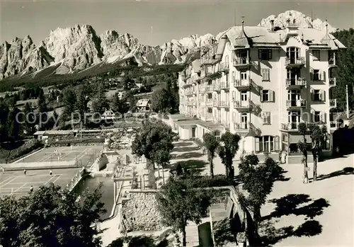 AK / Ansichtskarte Cortina_d_Ampezzo Palace Hotel Tennisplatz Cortina_d_Ampezzo