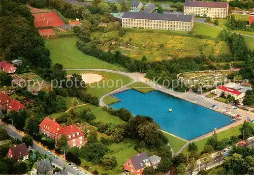 AK / Ansichtskarte Itzehoe Am Planschbecken Berufsschule Tennisplatz Fliegeraufnahme Itzehoe