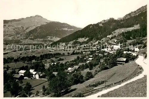 Schleuis_Schleuin_GR mit Piz Mundaun Schleuis_Schleuin_GR