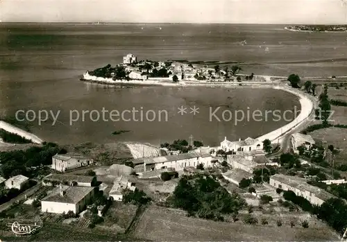 AK / Ansichtskarte Talmont sur Gironde Vue aerienne Talmont sur Gironde