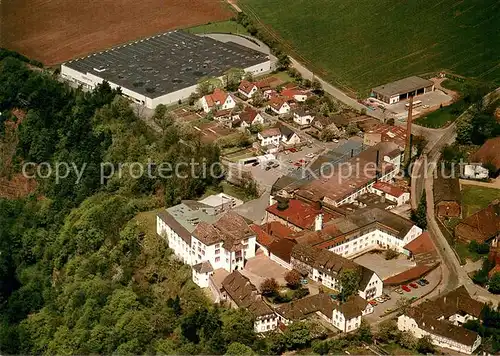 AK / Ansichtskarte Fuerstenberg_Weser Schloss Fuerstenberg mit Werksanlagen der Porzellanmanufaktur Fliegeraufnahme Fuerstenberg_Weser