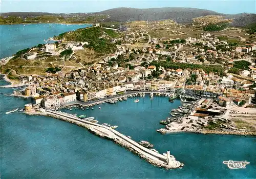 AK / Ansichtskarte Saint_Tropez_Var Vue panoramique sur la Ville et le Cap St Pierre Saint_Tropez_Var