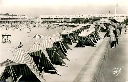 AK / Ansichtskarte Royan_Charente Maritime Un coin de la Plage Royan Charente Maritime