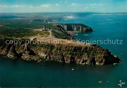 AK / Ansichtskarte Cap_Frehel_Cotes_d_Armor_Bretagne Les falaises hautes de 57 m que domine le phare Cap_Frehel