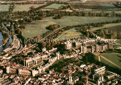 AK / Ansichtskarte Windsor_Castle Fliegeraufnahme Windsor_Castle