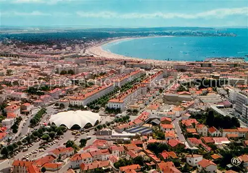 AK / Ansichtskarte Royan_Charente Maritime Vue generale aerienne vers St Georges et Suzac Le marche couvert Royan Charente Maritime