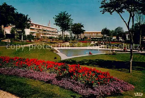 AK / Ansichtskarte Royan_Charente Maritime Les Jardins du Palais des Congres Royan Charente Maritime
