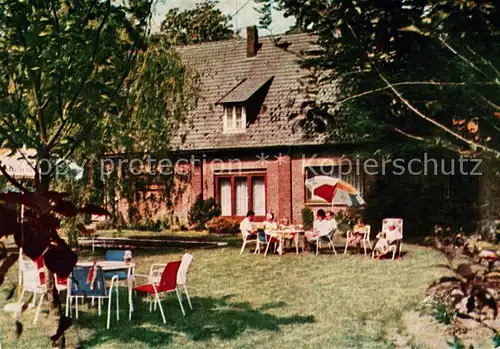 AK / Ansichtskarte Wohlesbostel Pension Dorfkrug Garten Wohlesbostel