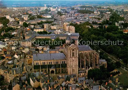 AK / Ansichtskarte Le_Mans_Sarthe Cathedrale Saint Julien Lycee de Garcons Abbaye Saint Vincent vue aeriennne Le_Mans_Sarthe