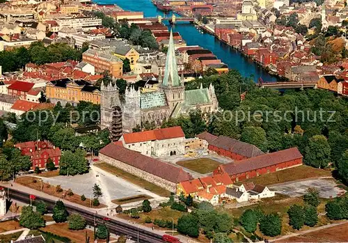 AK / Ansichtskarte Trondheim Fliegeraufnahme mit Stadt und Nidaros Cathedrale Trondheim