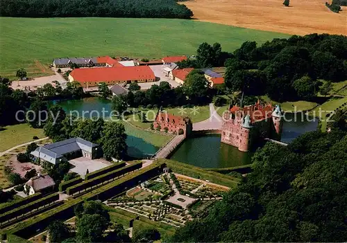 AK / Ansichtskarte Egeskov Fliegeraufnahme mit Schloss Egeskov
