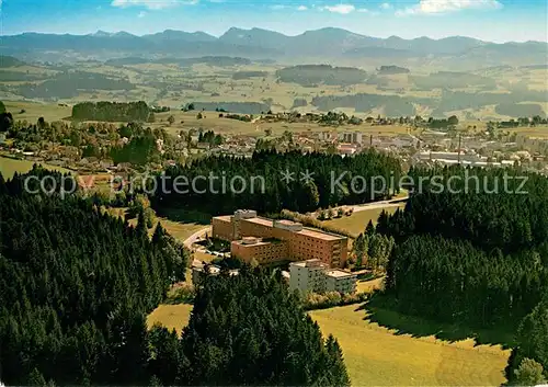 AK / Ansichtskarte Lindenberg_Allgaeu Fliegeraufnahme mit Dr Otto Gessler Krankenhaus Lindenberg Allgaeu