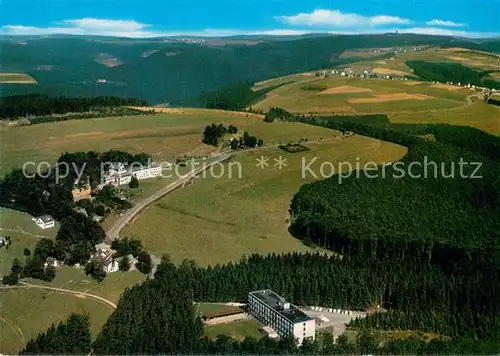 AK / Ansichtskarte Hoheleye Kurhotel Hochsauerland und Alter Berggasthof Auf der Hoheleye Fliegeraufnahme Hoheleye