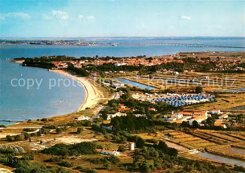 AK / Ansichtskarte Ile_d_Oleron Chateau d Oleron et la plage vue aerienne Ile_d_Oleron