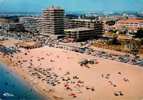 AK / Ansichtskarte Frejus Hotels et la plage vue aerienne Frejus