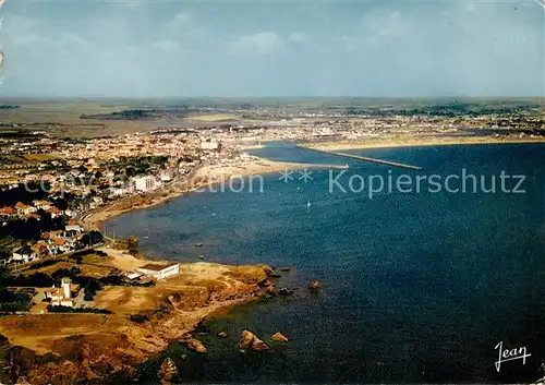 AK / Ansichtskarte Saint Gilles Croix de Vie_Vendee Vue generale aerienne Entree du port Saint Gilles Croix de Vie