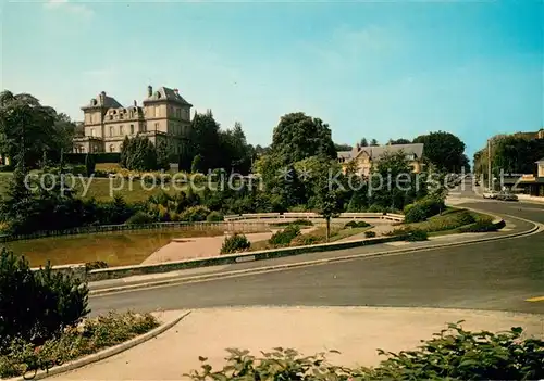 AK / Ansichtskarte Bagnoles de l_Orne Station Thermale Vue densemble sur la Pataugeoire et la Gendarmerie Bagnoles de l_Orne