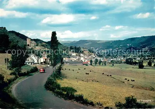 AK / Ansichtskarte Polminhac Village blotti au pied de la forteresse de Pesteils Polminhac