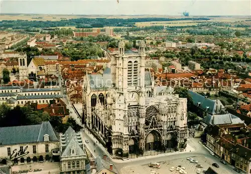 AK / Ansichtskarte Troyes_Aube La cathedrale Saint Pierre en Saint Paul Vue aerienne Troyes Aube