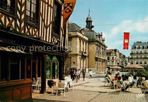 AK / Ansichtskarte Troyes_Aube La place du Marechal Foch et lhotel de ville Troyes Aube