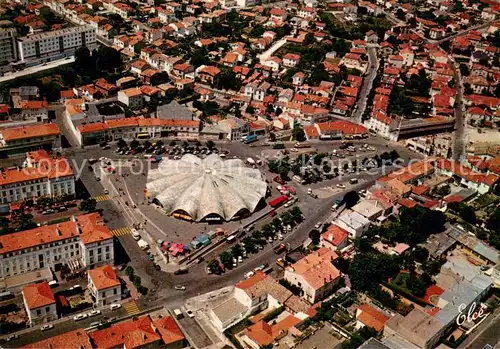 AK / Ansichtskarte Royan_Charente Maritime Le Nouveau Marche de Royan Vue aerienne Royan Charente Maritime
