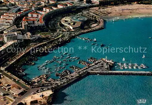 AK / Ansichtskarte Royan_Charente Maritime Vue aerienne Le Front de Mer et le Casino Royan Charente Maritime