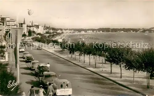 AK / Ansichtskarte Royan_Charente Maritime Boulevard de la Plage et la Plage Royan Charente Maritime